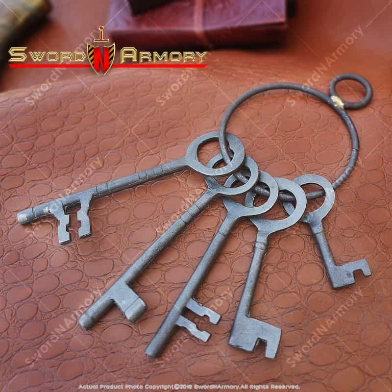 Dungeon Key Rusty Antiqued Medieval Padlock Keys Renaissance Costume Reenactment Larp Cosplay Sca